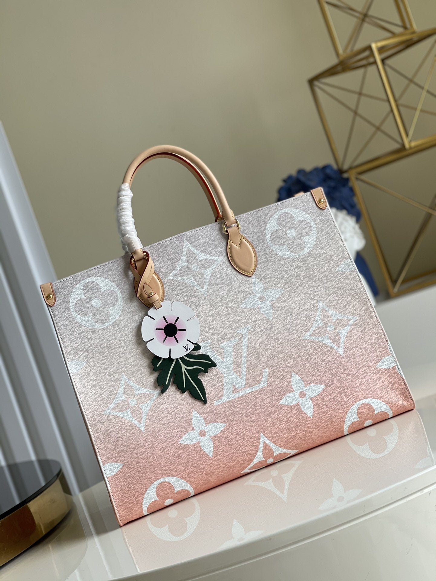 ONTHEGO GM 41 BRUME MONOGRAM GIANT COATED CANVAS - Image 2