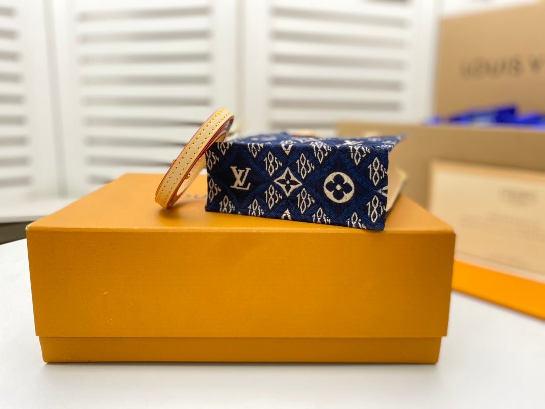 PETIT SAC PLAT BLUE MONOGRAM SINCE 1854 TEXTILE - Image 4