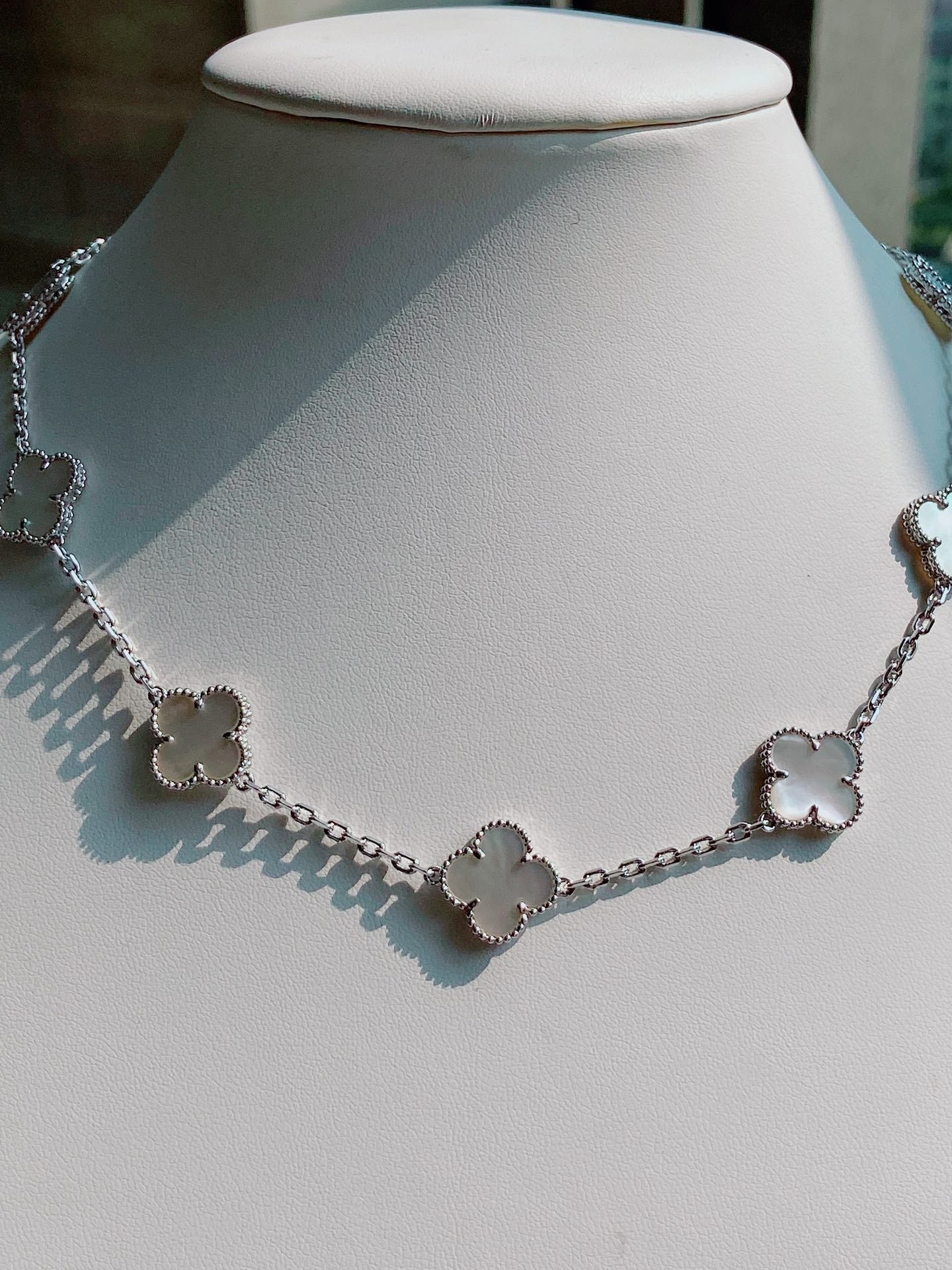 VINTAGE MOP NECKLACE 10 MOTIFS SILVER - Image 2