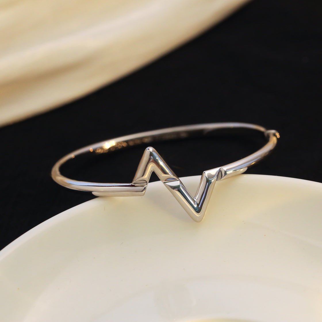 VOLTE UPSITE DOWN BRACELET - Image 5