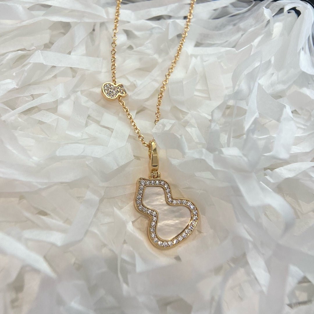 WULU 2 MOTIF MOP PINK GOLD NECKLACE - Image 3