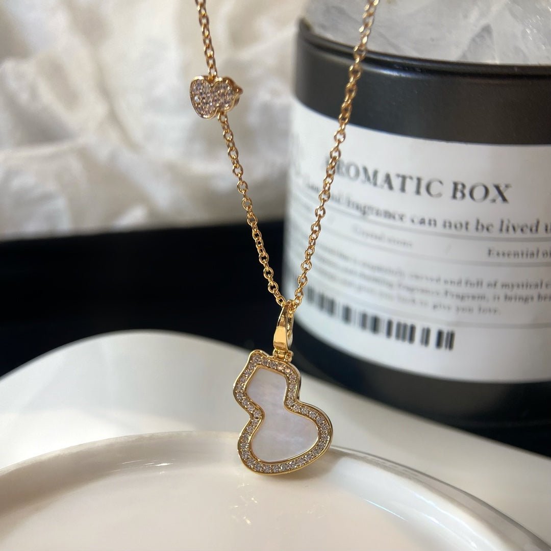 WULU 2 MOTIF MOP PINK GOLD NECKLACE - Image 5