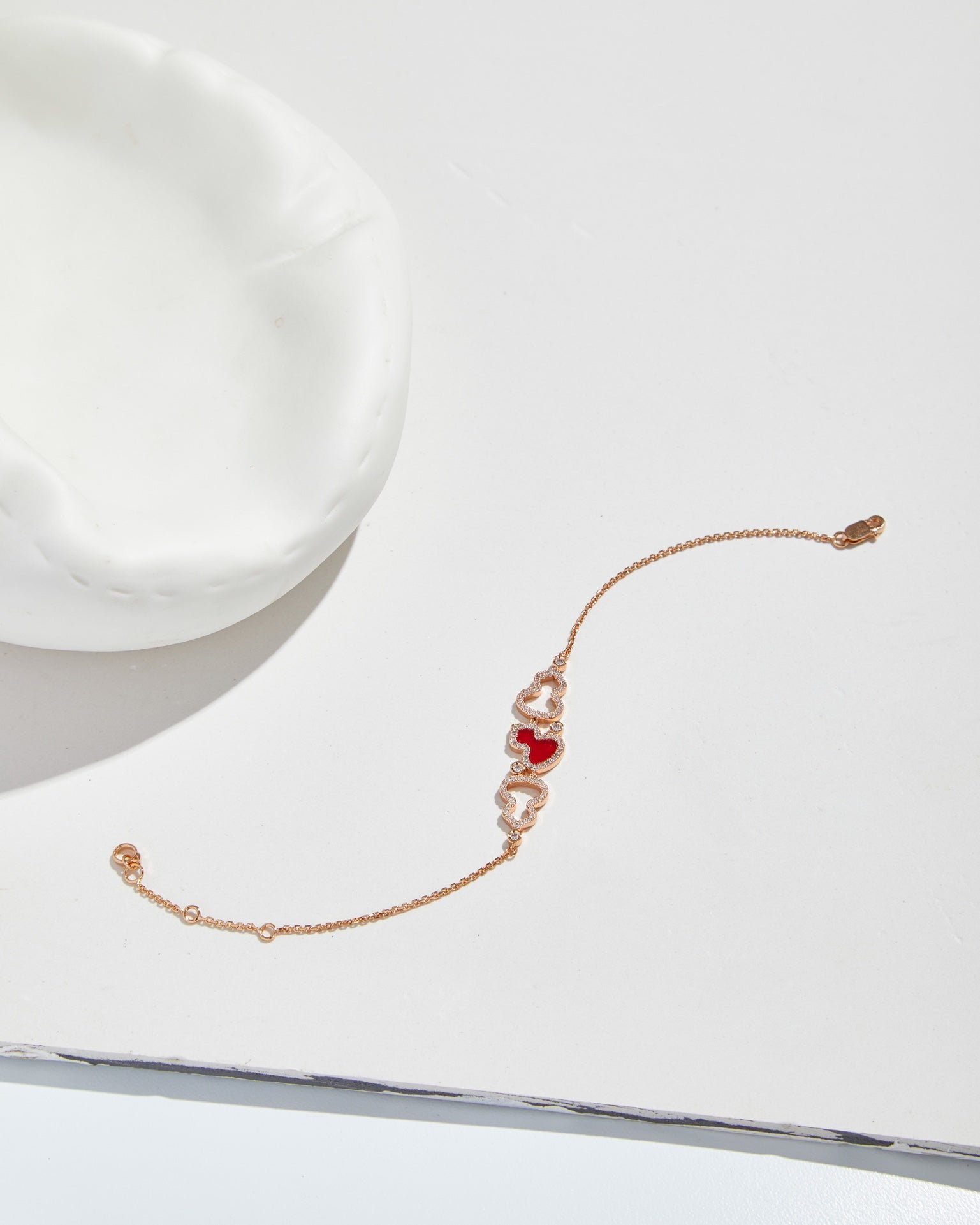 WULU DIAMOND 3 MOTIF PINK GOLD BRACELET - Image 7