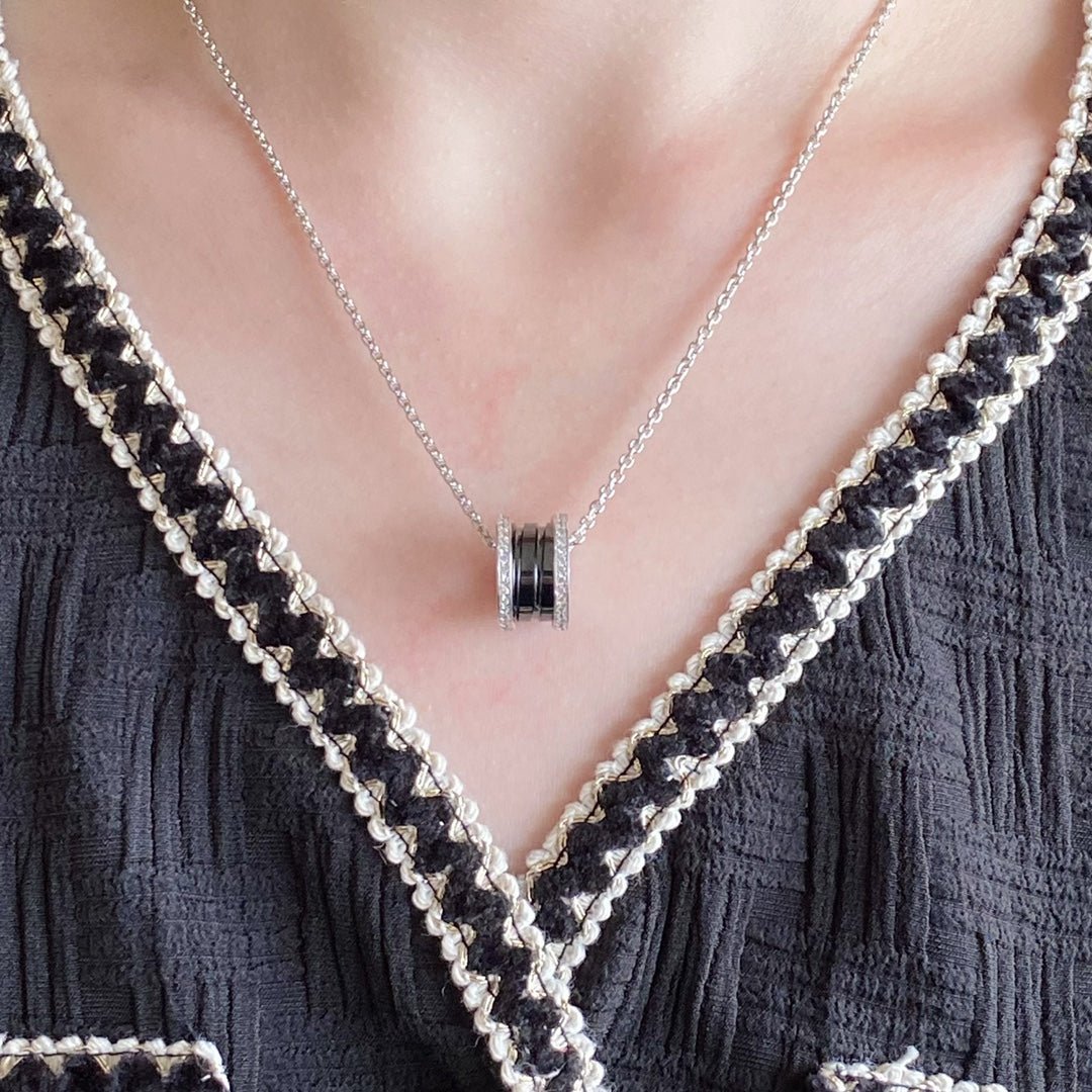 ZERO 1 DIAMOND CERAMIC NECKLACE - Image 2