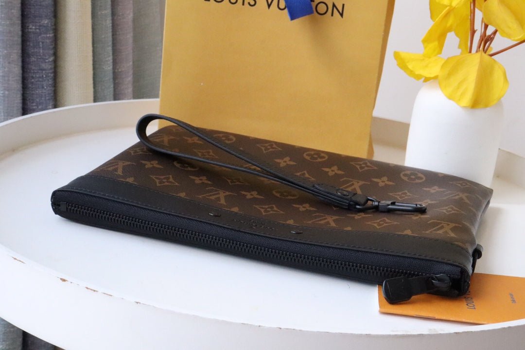 POCHETTE TO GO 30 MONOGRAM CANVAS - Image 3
