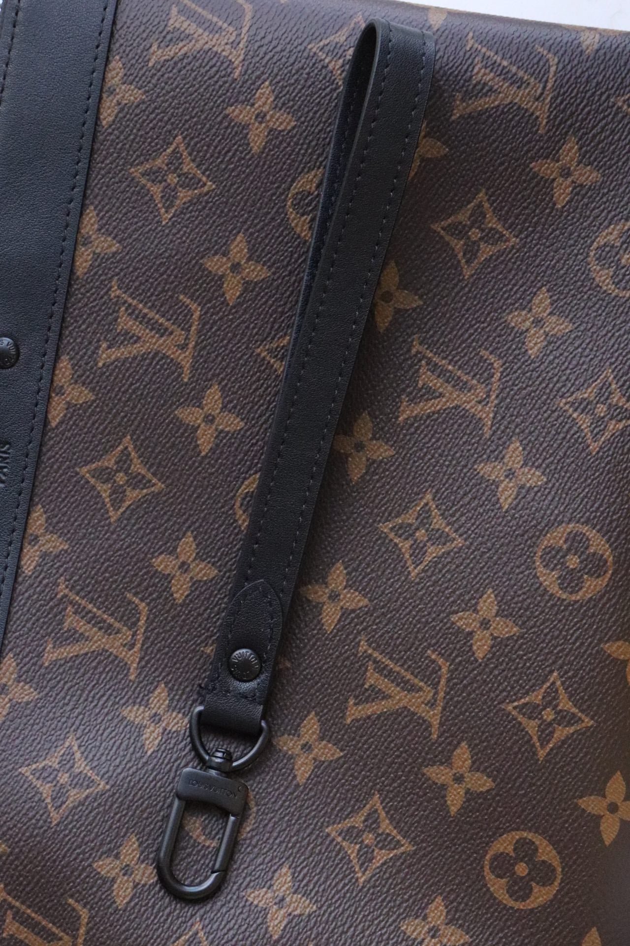 POCHETTE TO GO 30 MONOGRAM CANVAS - Image 5