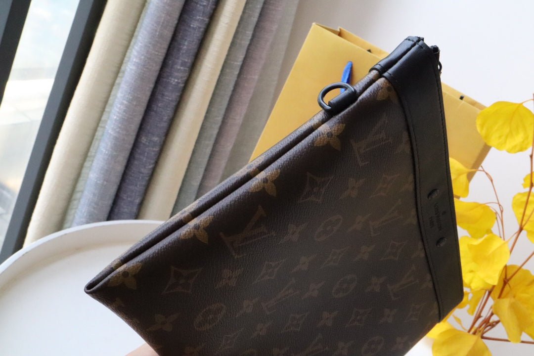 POCHETTE TO GO 30 MONOGRAM CANVAS - Image 6