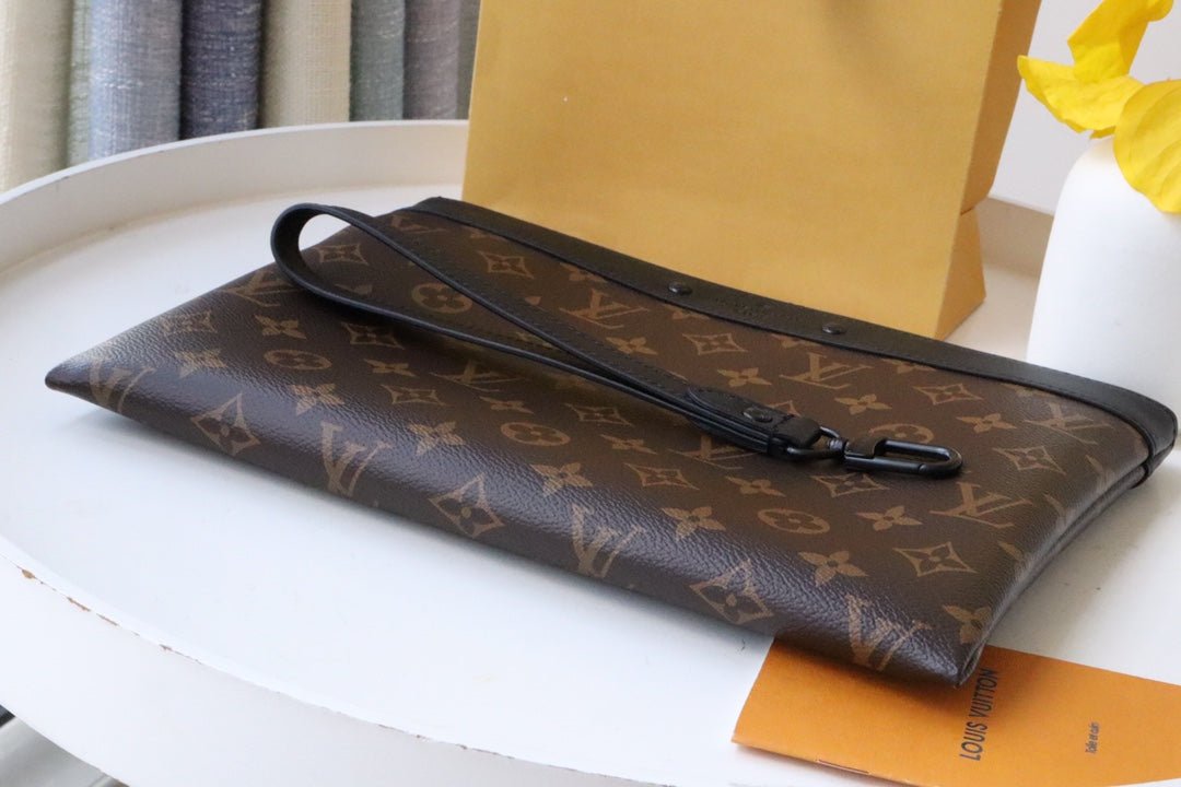 POCHETTE TO GO 30 MONOGRAM CANVAS - Image 7