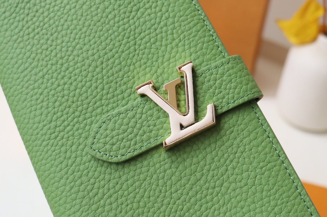 VERTICAL WALLET CAPUCINES GREEN - Image 3