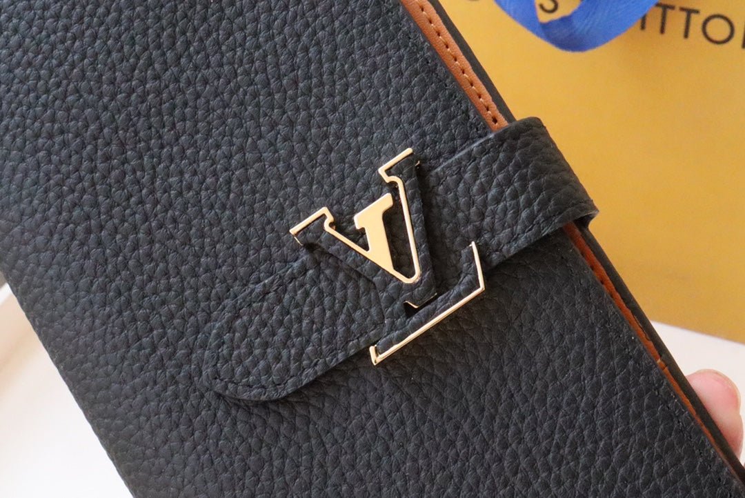 VERTICAL WALLET CAPUCINES BLACK - Image 3