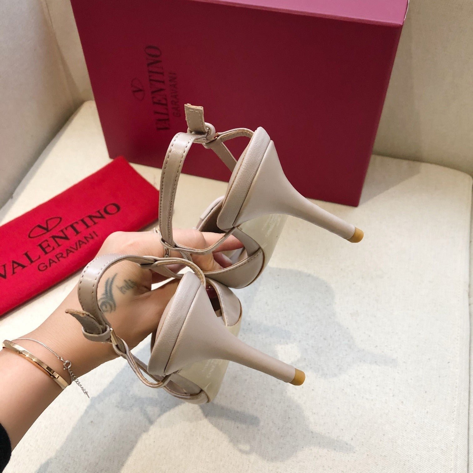 VLOGO SIGNATURE LIGHT PINK CALFSKIN HIGH SLINGBACK PUMP 7 CM - Image 7