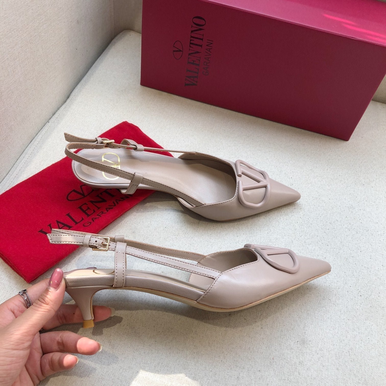 VLOGO SIGNATURE PALE PINK CALFSKIN HIGH SLINGBACK PUMP 4 CM - Image 3