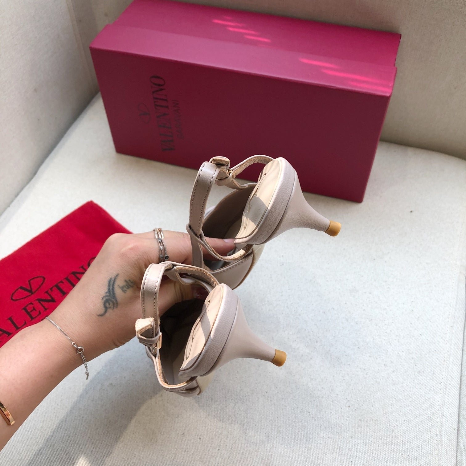 VLOGO SIGNATURE PALE PINK CALFSKIN HIGH SLINGBACK PUMP 4 CM - Image 8