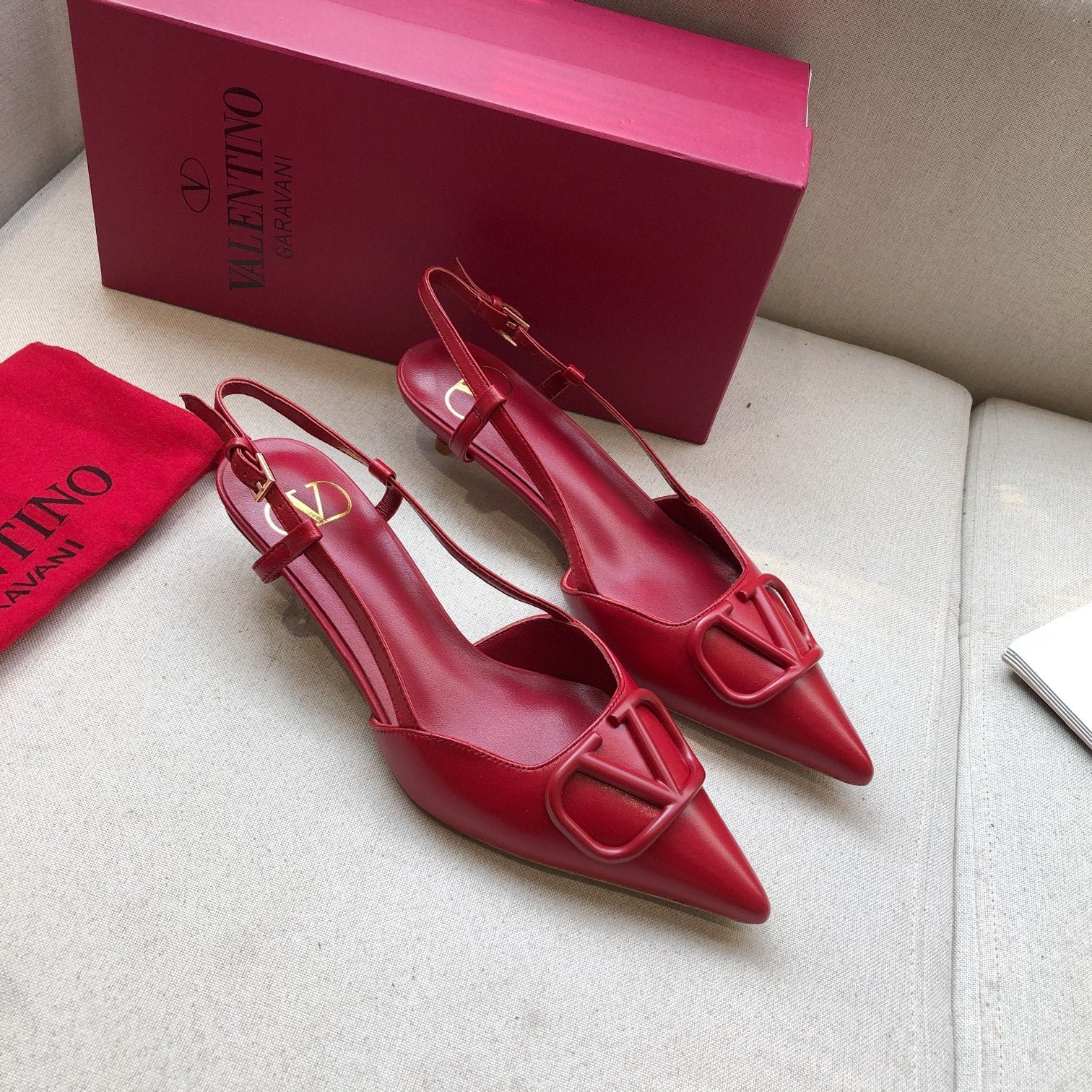VLOGO SIGNATURE CHERRY RED CALFSKIN HIGH SLINGBACK PUMP 4 CM - Image 3