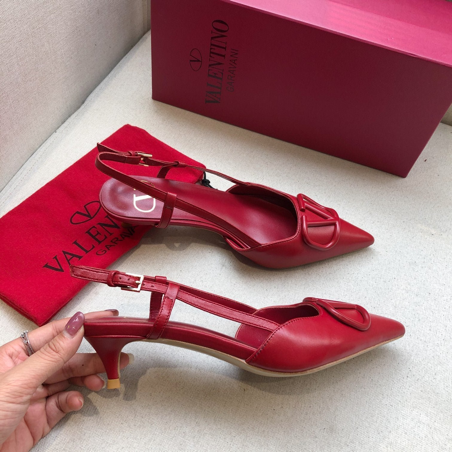 VLOGO SIGNATURE CHERRY RED CALFSKIN HIGH SLINGBACK PUMP 4 CM - Image 4