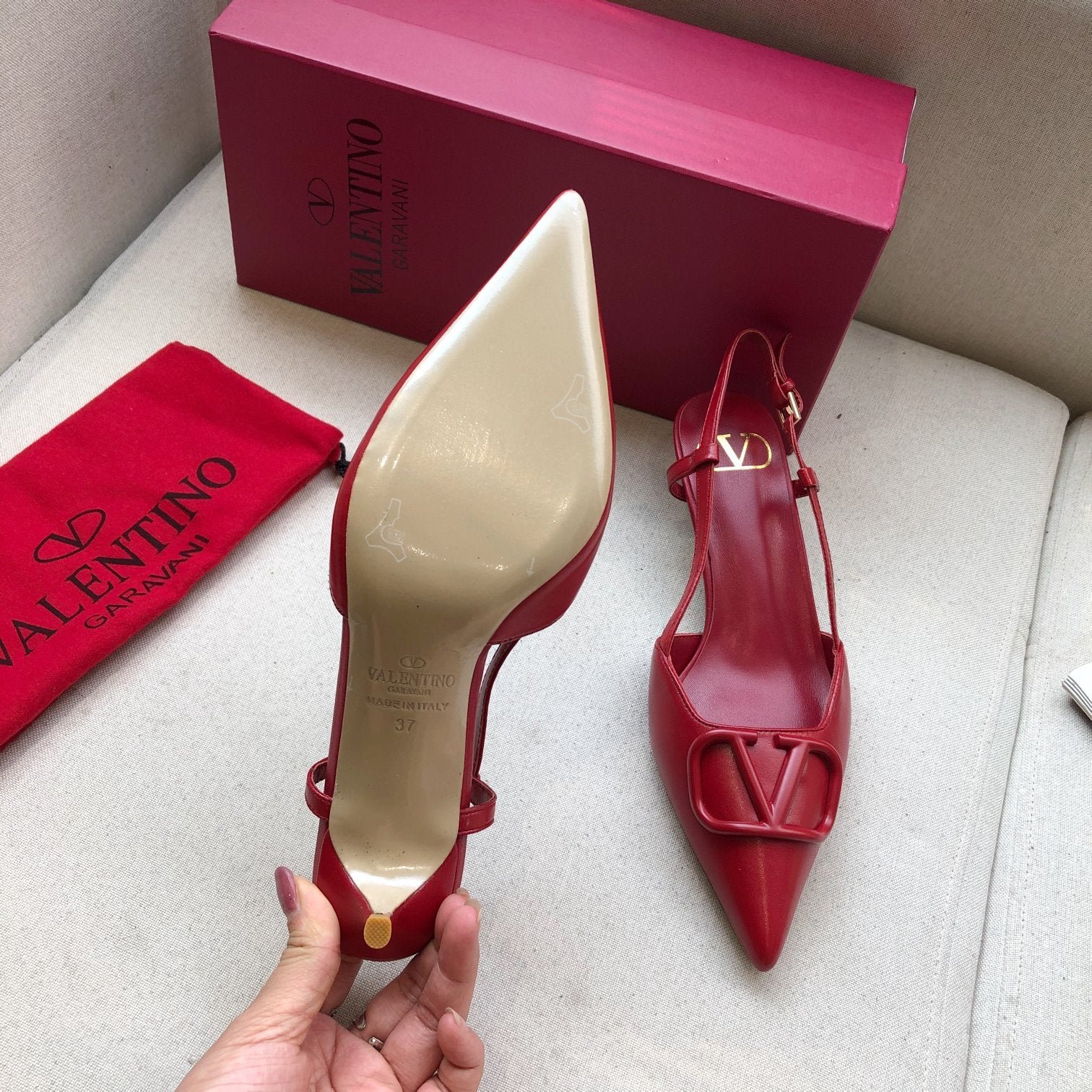 VLOGO SIGNATURE CHERRY RED CALFSKIN HIGH SLINGBACK PUMP 4 CM - Image 7