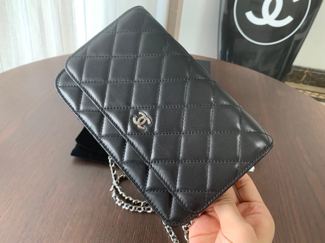 WOC 19CM BLACK LAMBSKIN SILVER HARDWARE - Image 4
