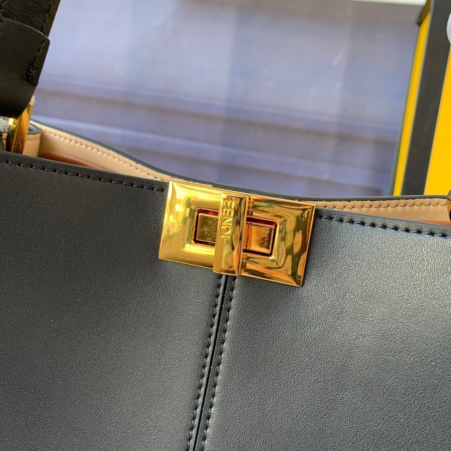 Peekaboo X-lite medium 30cm Bag black lambskin gold hardware - Image 5