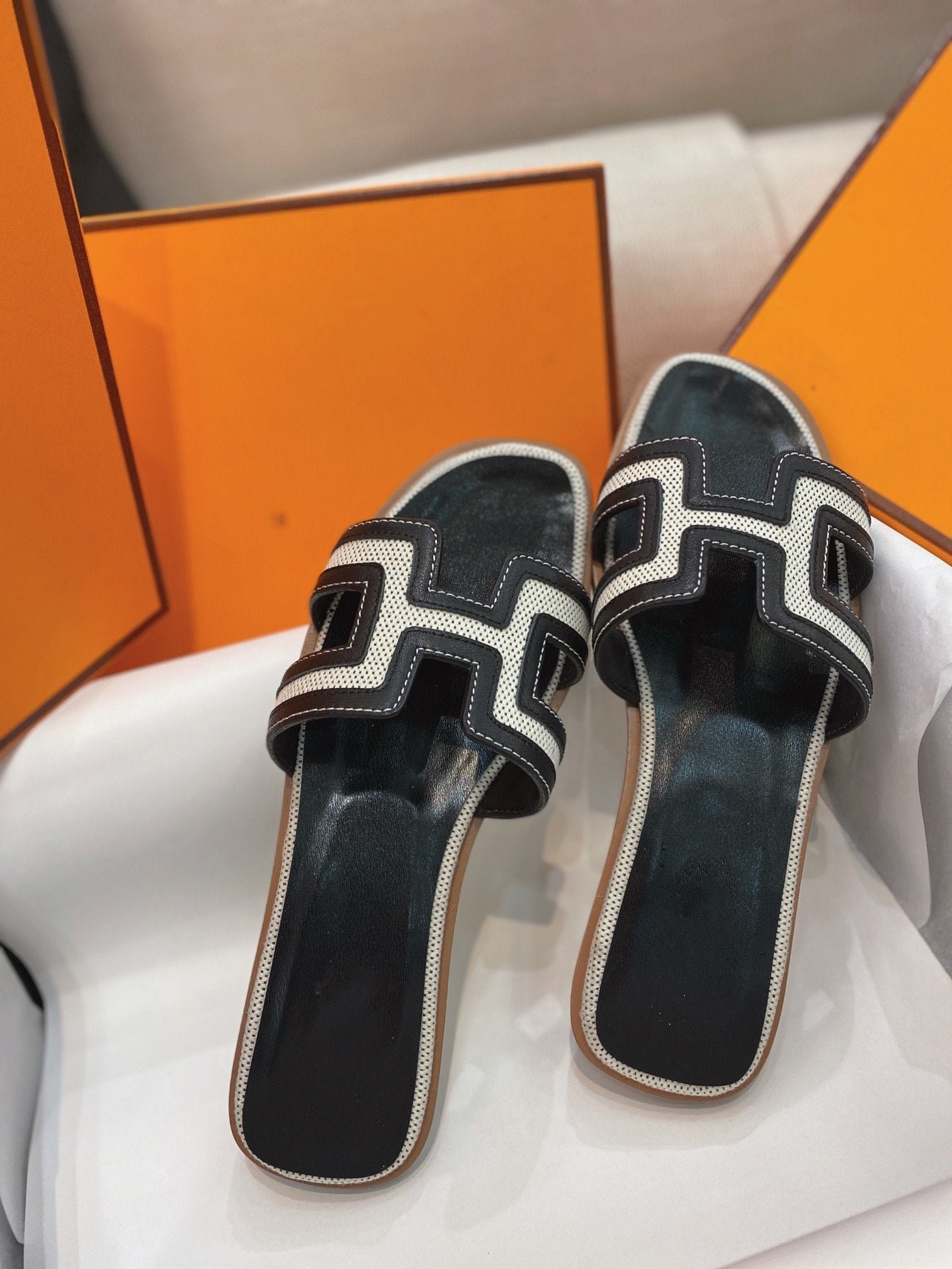 Oran Sandal Black Leather - Image 3