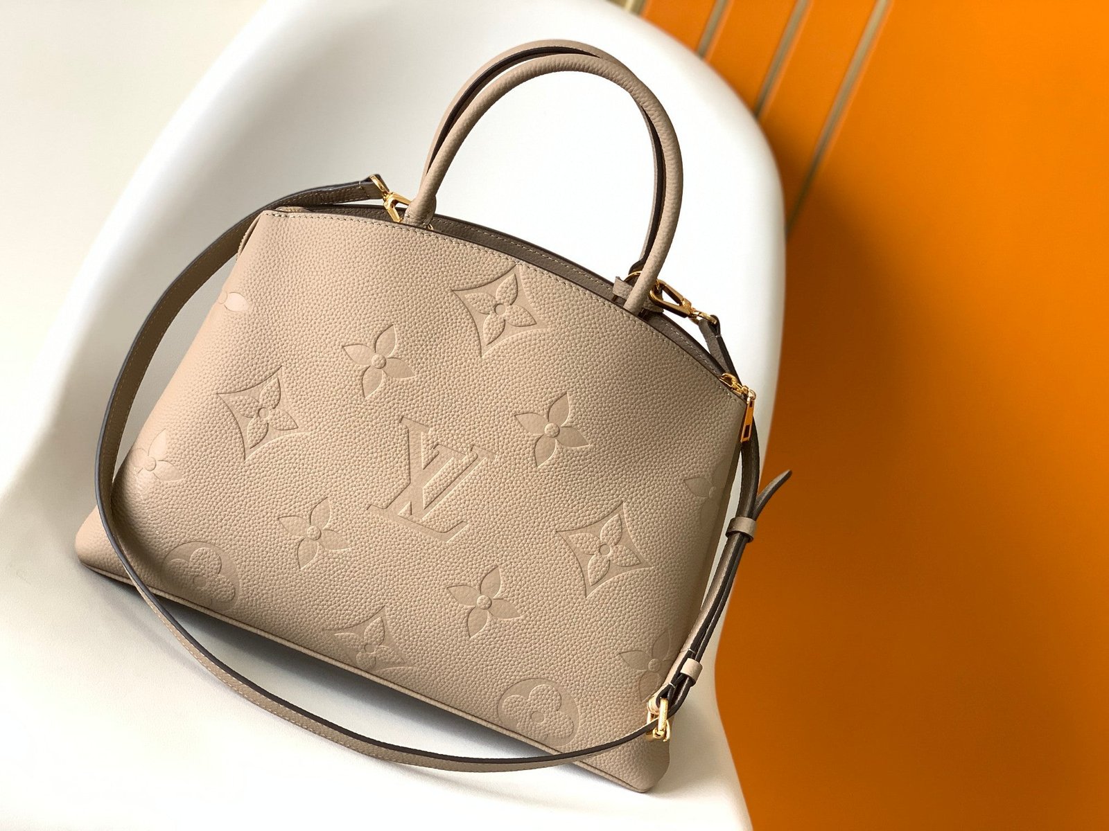 PETIT PALAIS PM MEDIUM SHOULDER BAG 29 IN BROWN EMBOSSED COWHIDE GOLD-TONE HARDWARE - Image 3