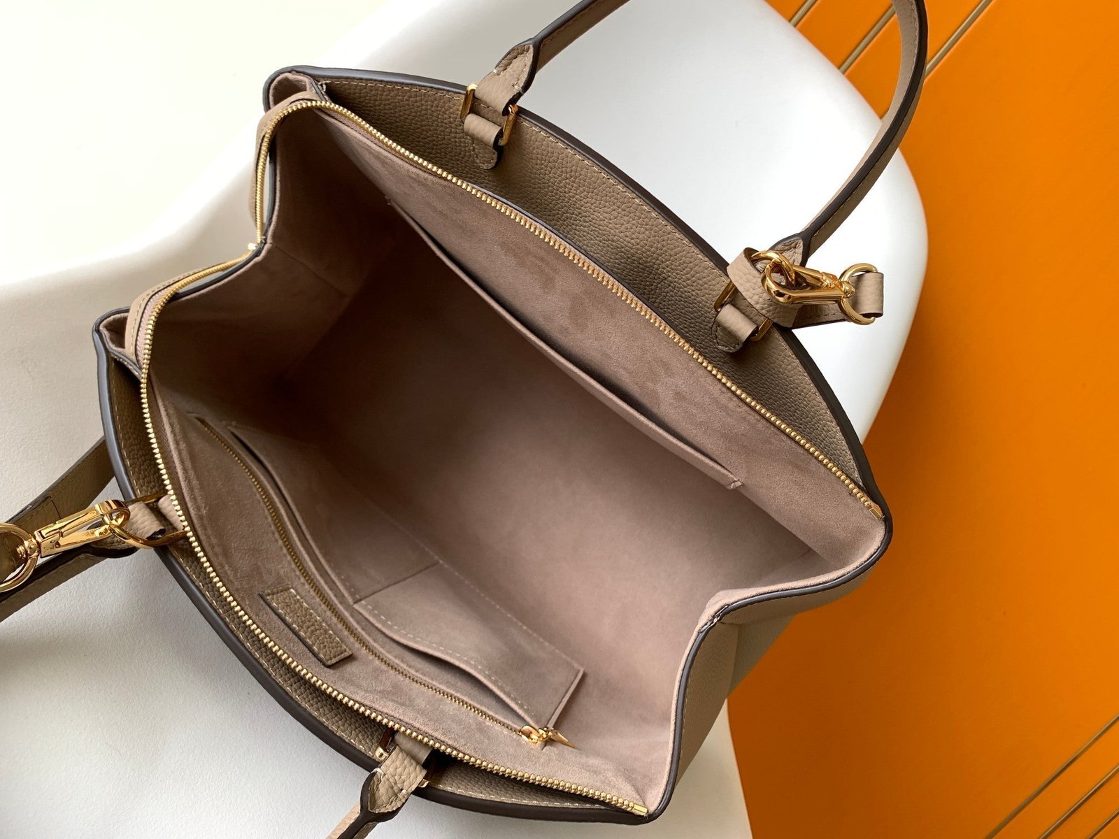 PETIT PALAIS PM MEDIUM SHOULDER BAG 29 IN BROWN EMBOSSED COWHIDE GOLD-TONE HARDWARE - Image 7