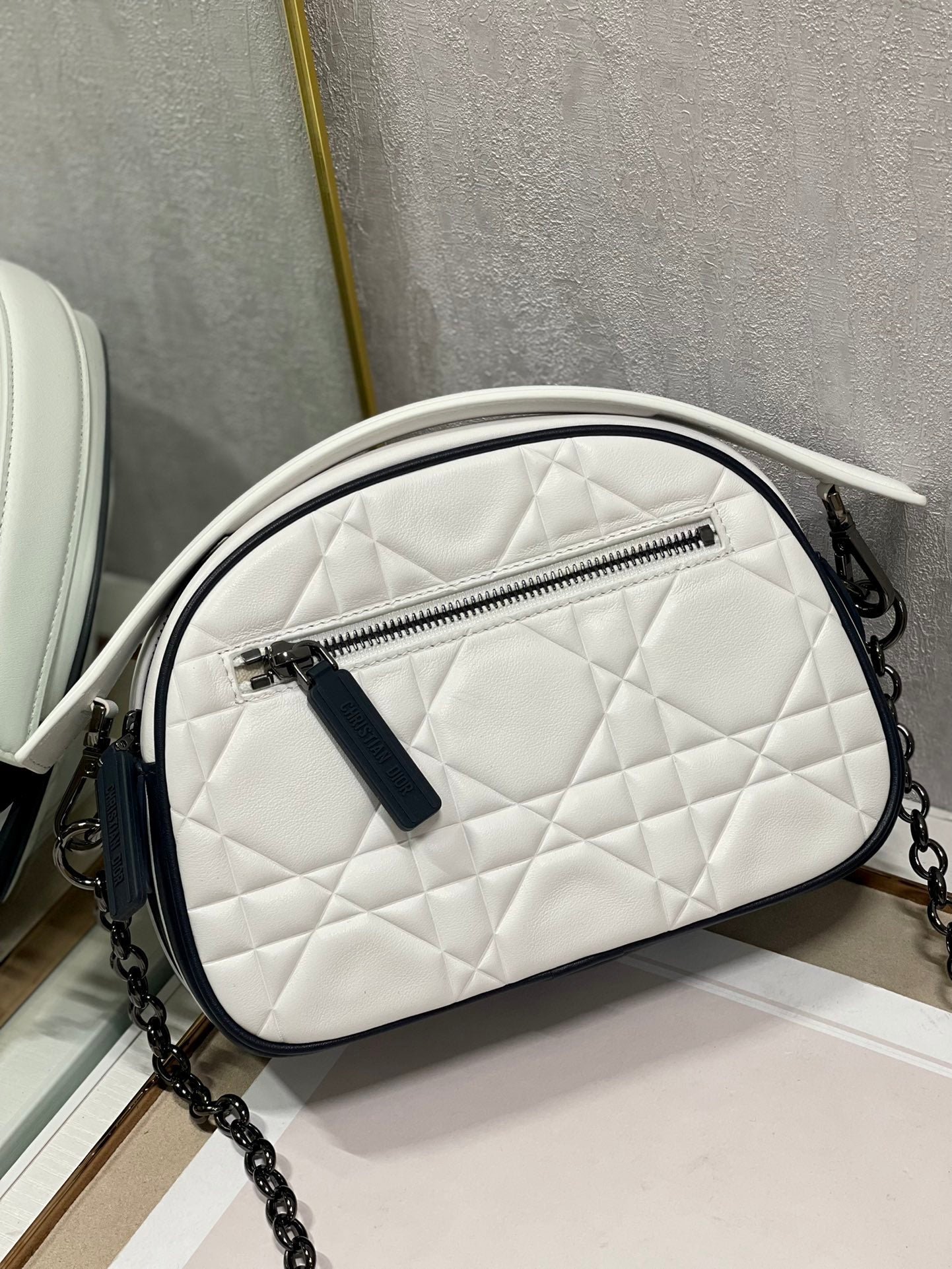 VIBE HOBO 22 BAG IN WHITE CALFSKIN - Image 2