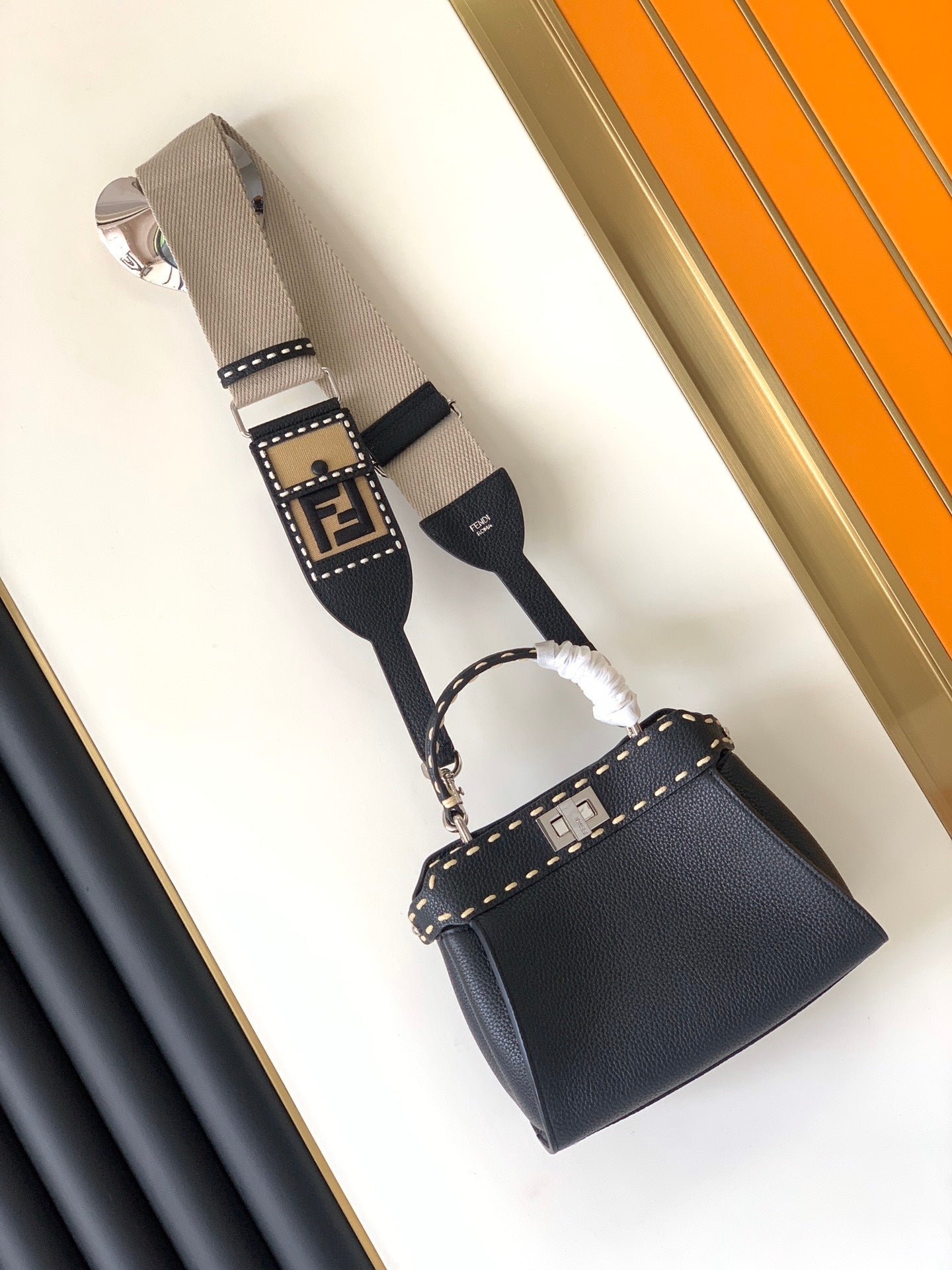 Peekaboo Mini Selleria Bag 23cm black leather shw with 220 hand-sewn stitches - Image 4