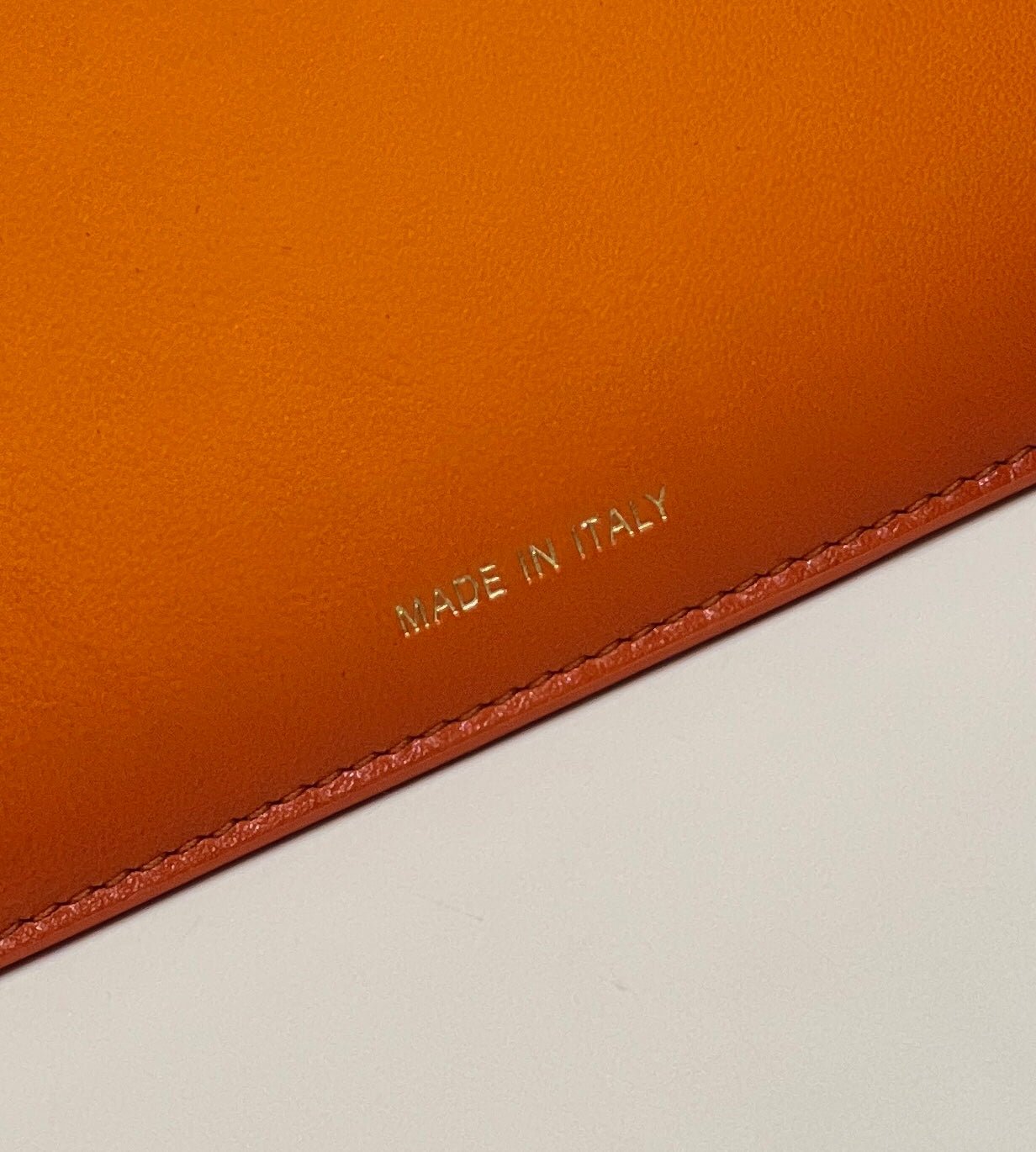 PEEKABOO ISEEU 33 IN ORANGE OMBRE SMOOTH CALFSKIN GOLD HARDWARE - Image 5