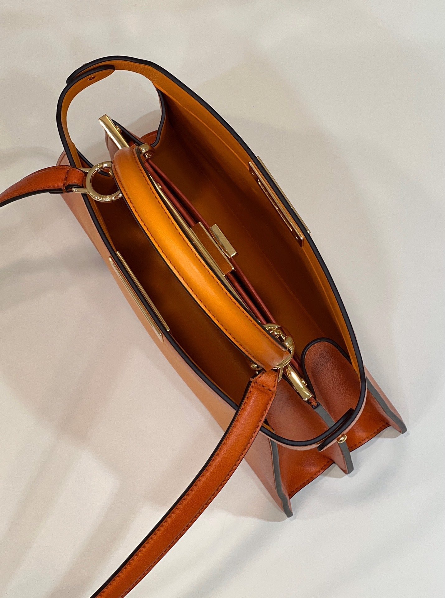 PEEKABOO ISEEU 33 IN ORANGE OMBRE SMOOTH CALFSKIN GOLD HARDWARE - Image 8