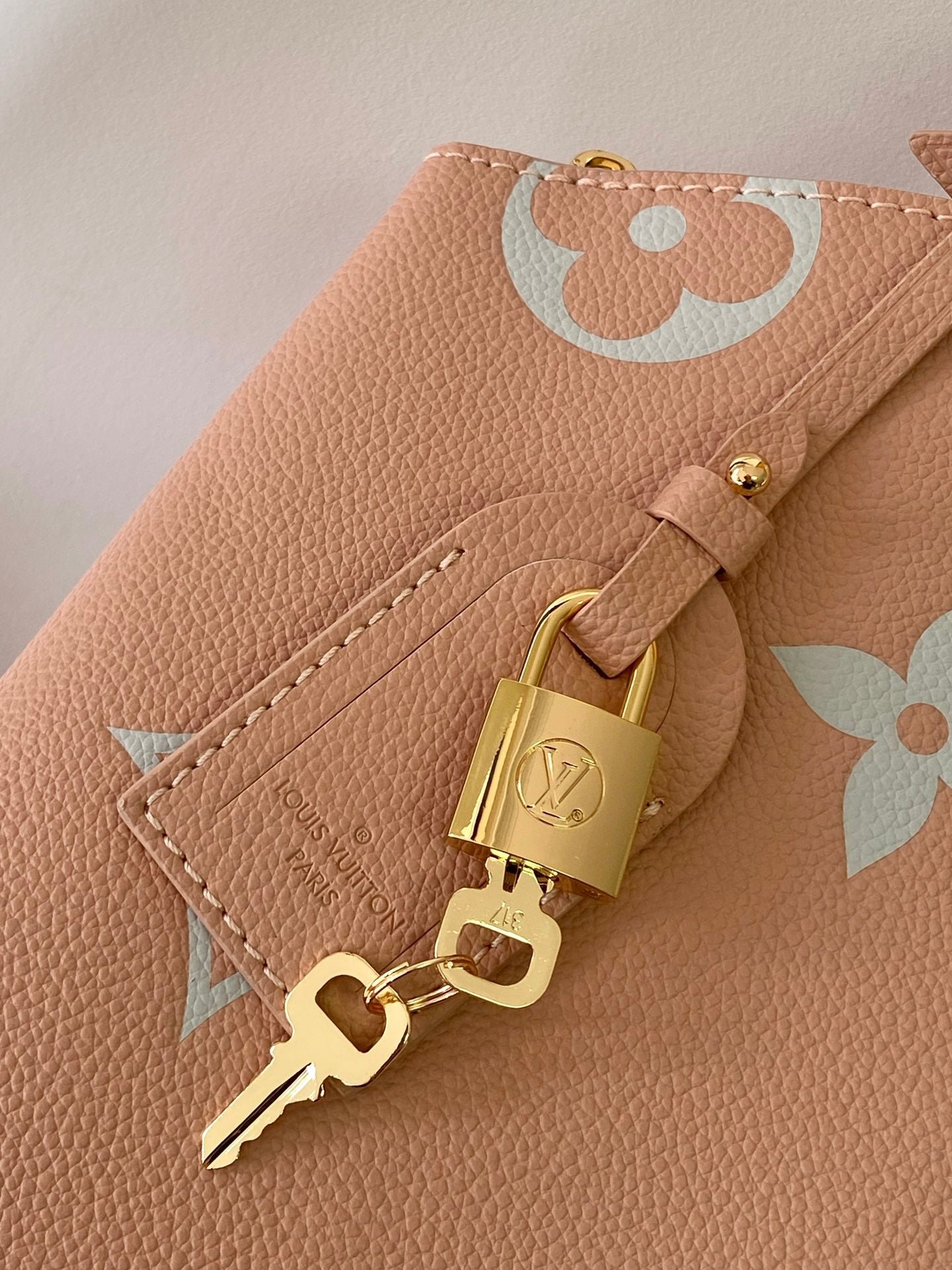 PETIT PALAIS PM LARGE SHOULDER BAG 34 IN PINK EMBOSSED COWHIDE GOLD-TONE HARDWARE - Image 5
