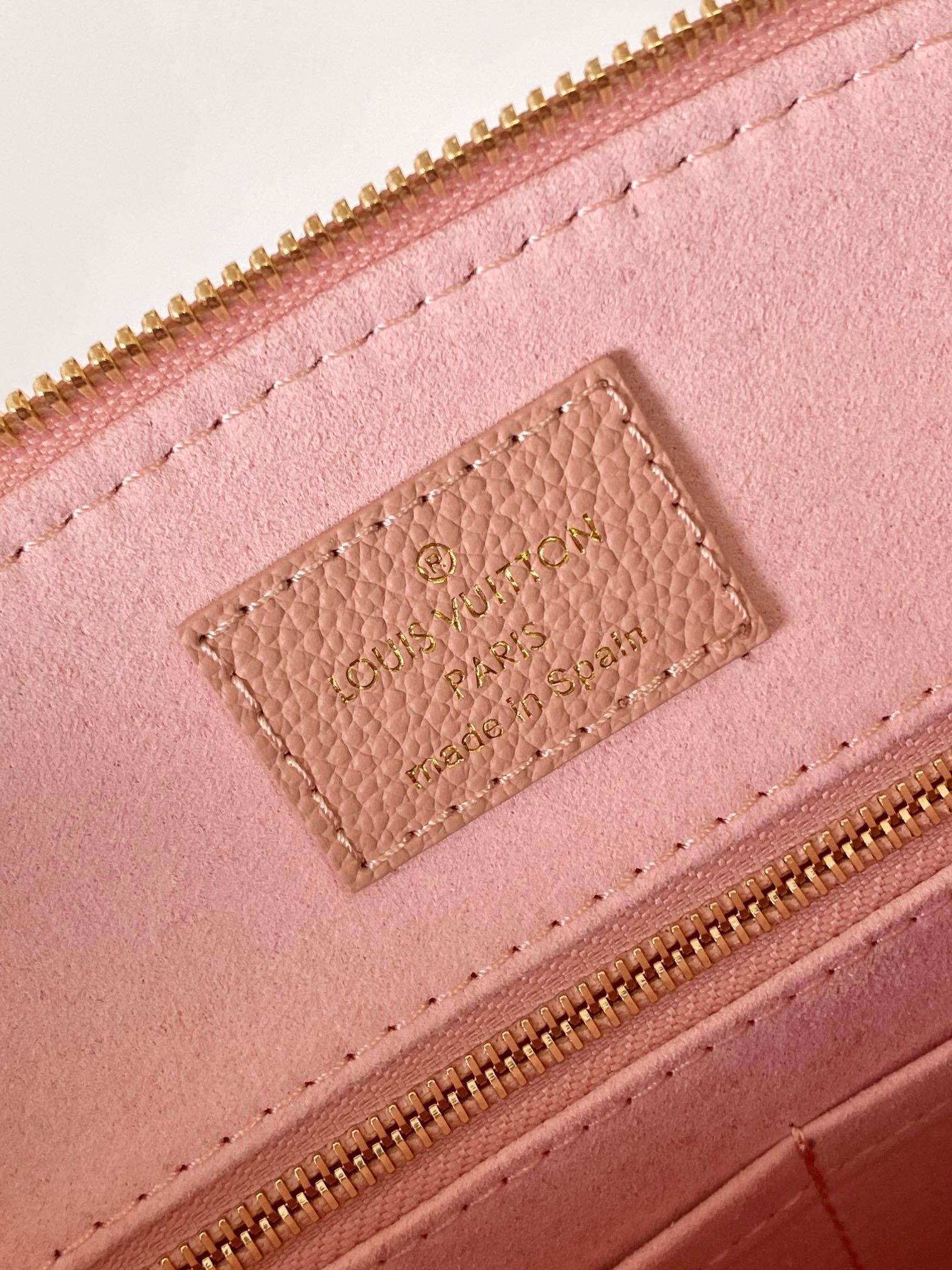 PETIT PALAIS PM LARGE SHOULDER BAG 34 IN PINK EMBOSSED COWHIDE GOLD-TONE HARDWARE - Image 3