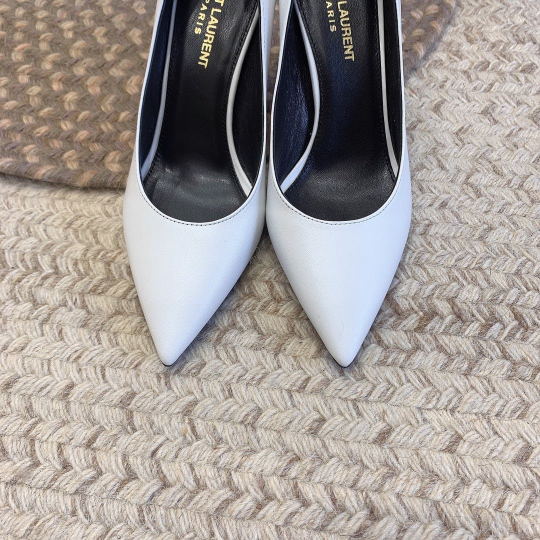OPYUM BLACK HEEL PUMPS IN WHITE SMOOTH LAMBSKIN - Image 5