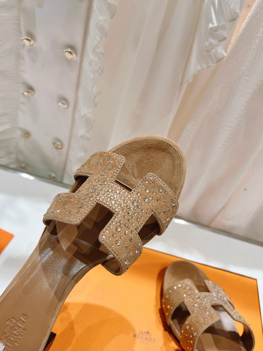 OASIS SANDALS CARAMEL LAMBSKIN ATTACH CRYSTAL - Image 4
