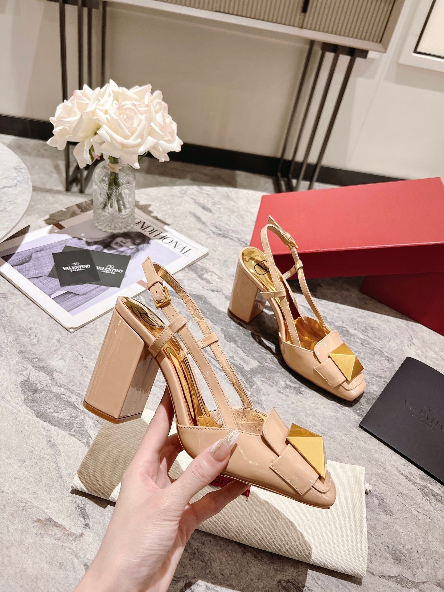 ONE STUD BEIGE TAN PATENT LEATHER LACE-UP HIGH HEELS 85 MM - Image 2