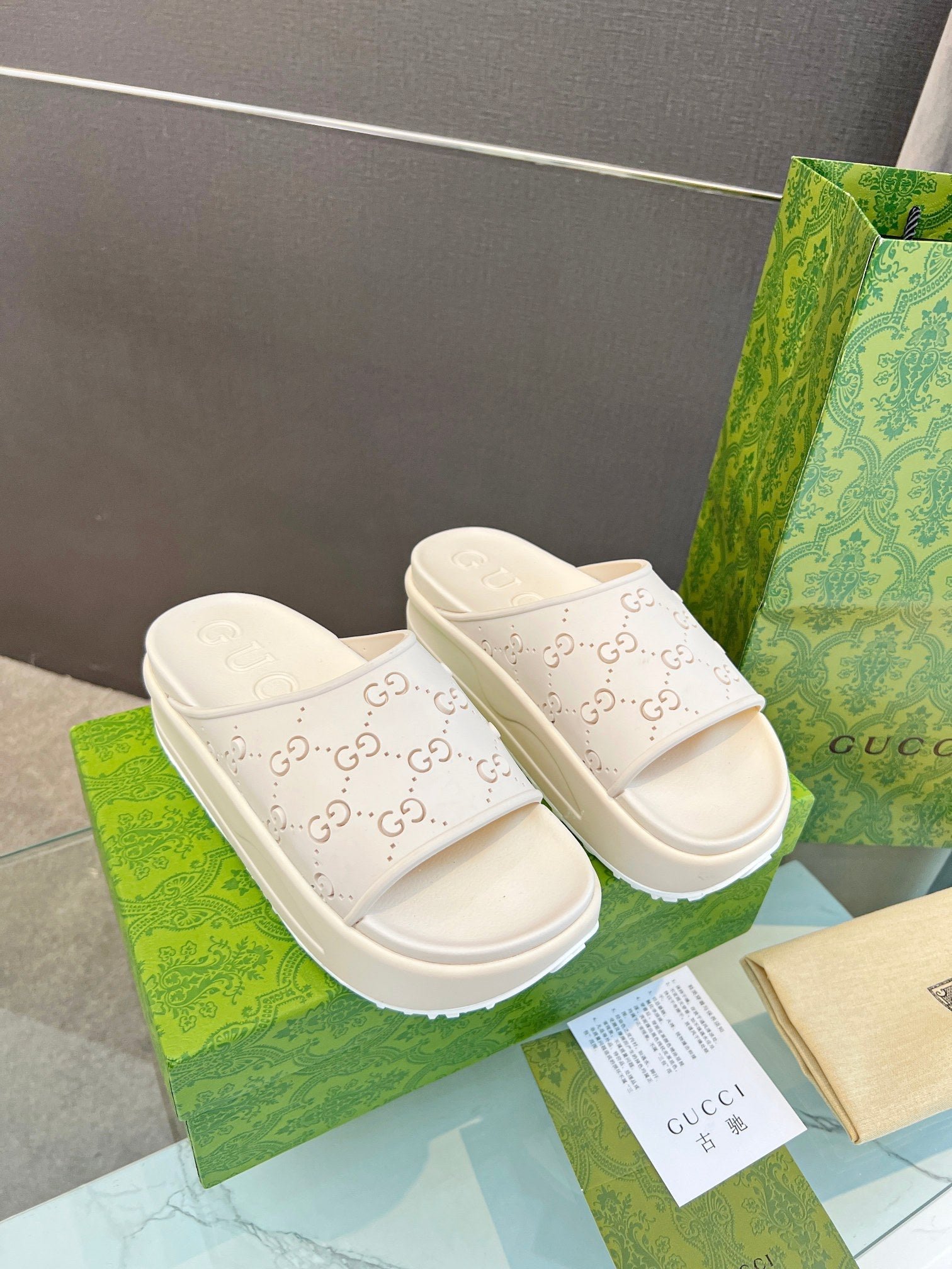 PLATFORM SANDALS IN WHITE CREAM MONOGRAM IMPORTED TPU - Image 2