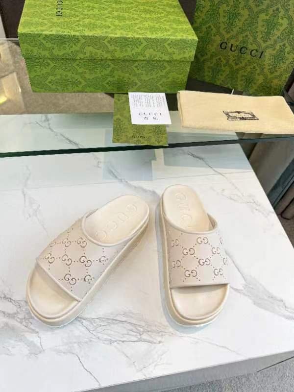PLATFORM SANDALS IN WHITE CREAM MONOGRAM IMPORTED TPU - Image 4