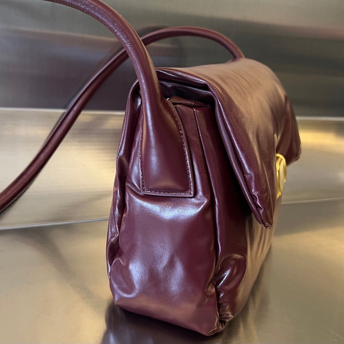 PAD PUFFER BAG 29 IN PLUM PURPLE COWHIDE LEATHER - Image 5
