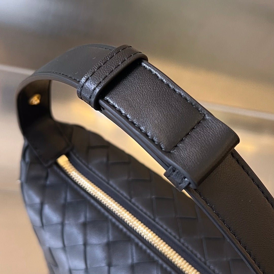 WALLACE 22 BAG IN BLACK CALFSKIN - Image 5