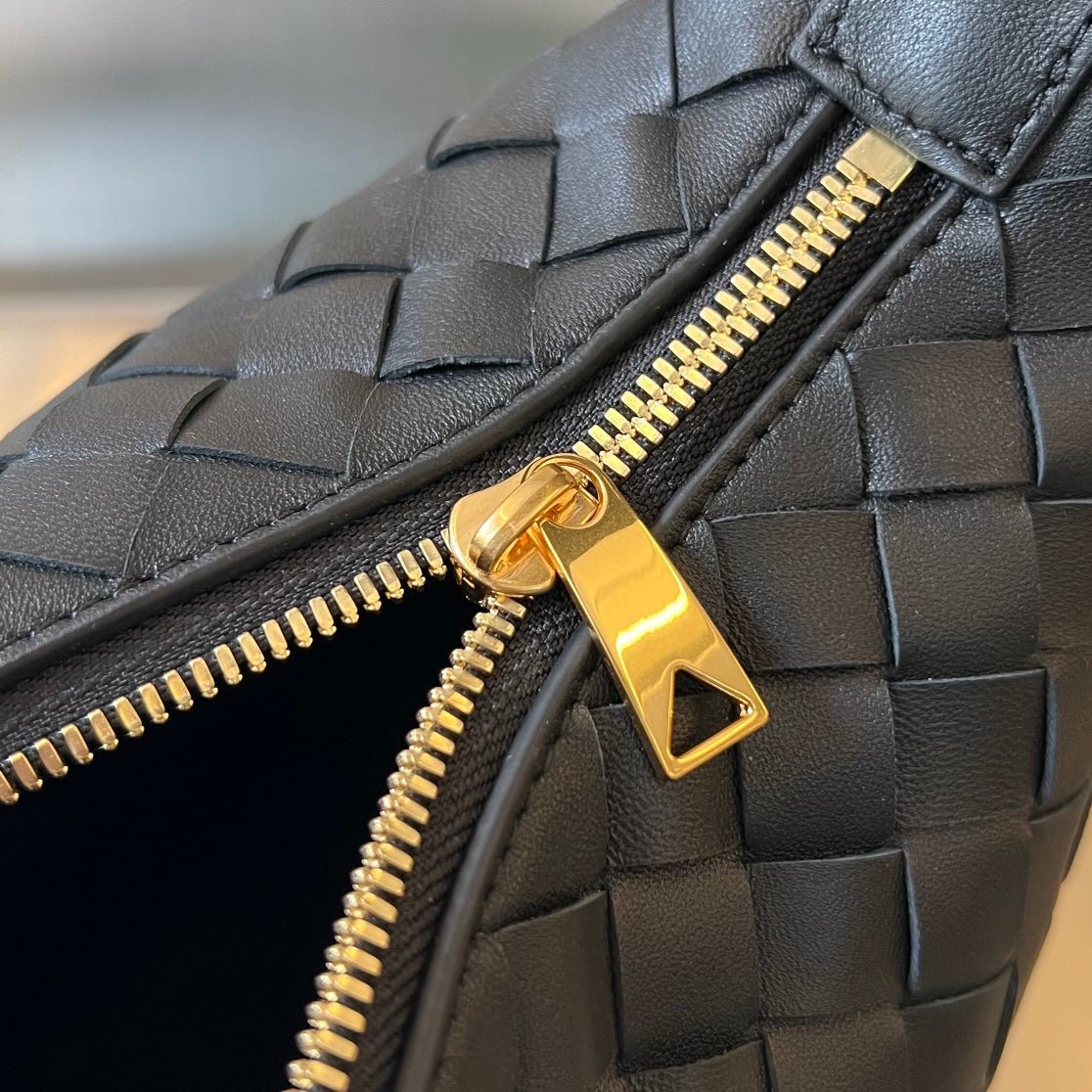 WALLACE 22 BAG IN BLACK CALFSKIN - Image 9