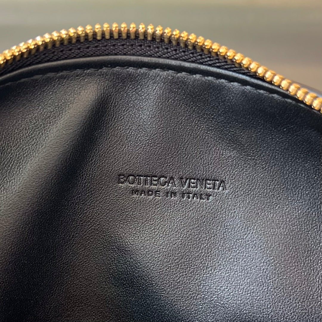 WALLACE 22 BAG IN BLACK CALFSKIN - Image 4