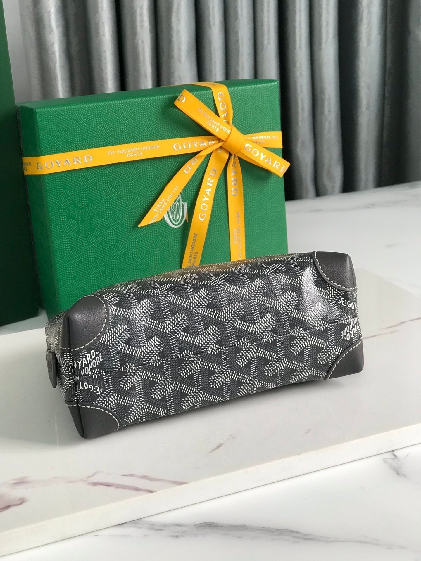 VENDÔME COSMETIC POUCH 17 IN GREY BLACK GOYARDINE CANVAS AND CALFSKIN TRIM - Image 2