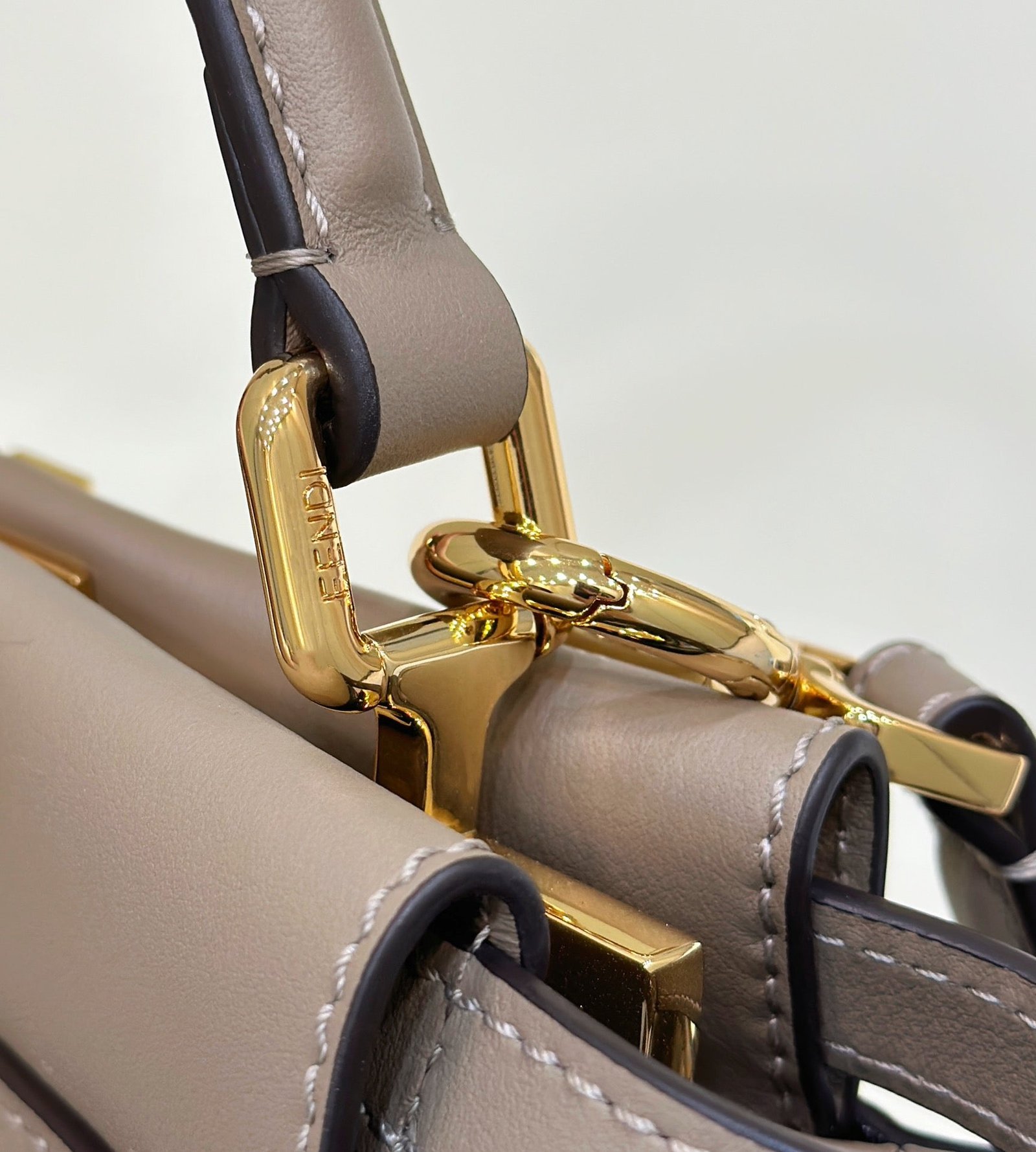PEEKABOO 24 IN WHITE MIX BROWN INTERLACED CALFSKIN GOLD HARDWARE - Image 8