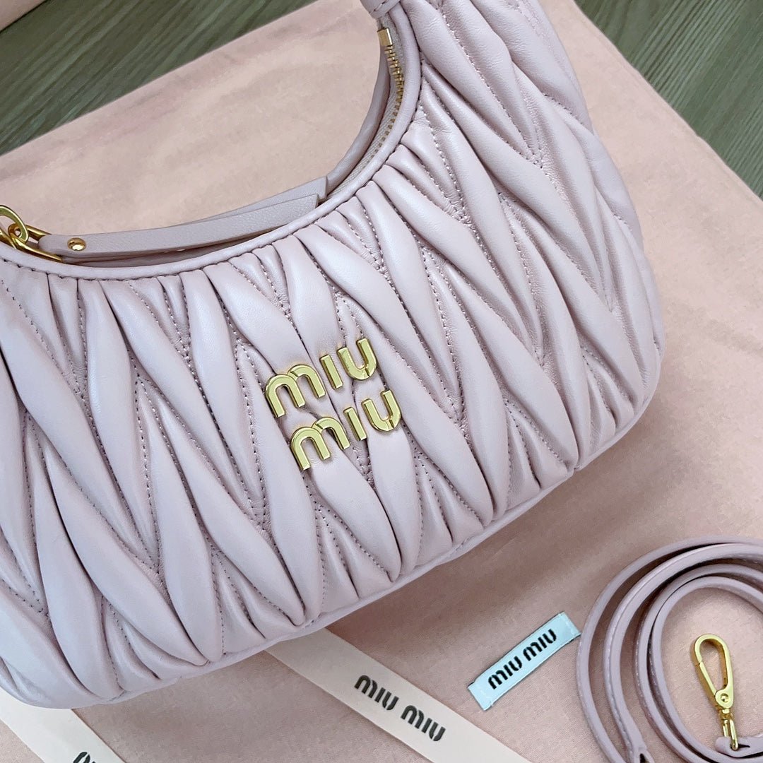 WANDER MATELASSÉ NAPPA HOBO BAG 23 IN PASTEL PINK LAMBSKIN - Image 4
