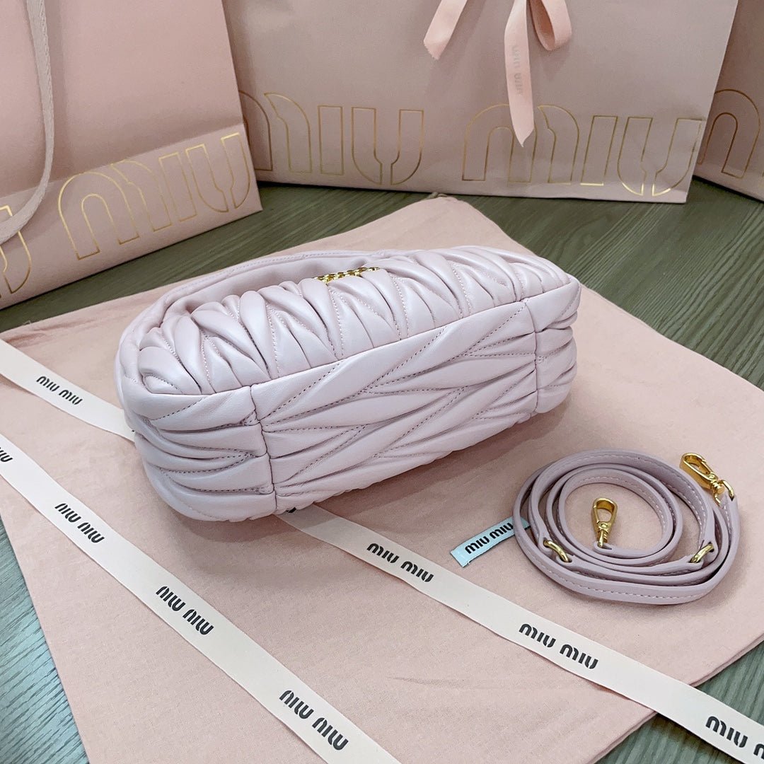 WANDER MATELASSÉ NAPPA HOBO BAG 23 IN PASTEL PINK LAMBSKIN - Image 5