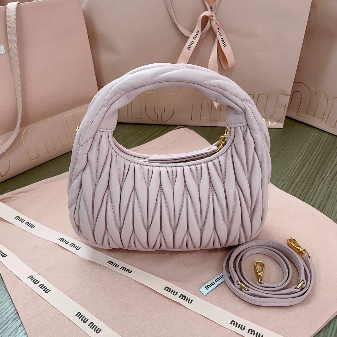 WANDER MATELASSÉ NAPPA HOBO BAG 23 IN PASTEL PINK LAMBSKIN - Image 3