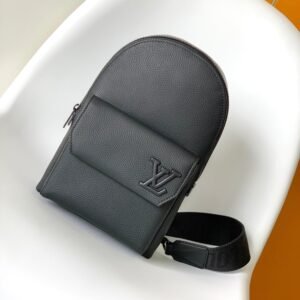 PILOT SLINGBAG 30 IN BLACK COWHIDE LEATHER
