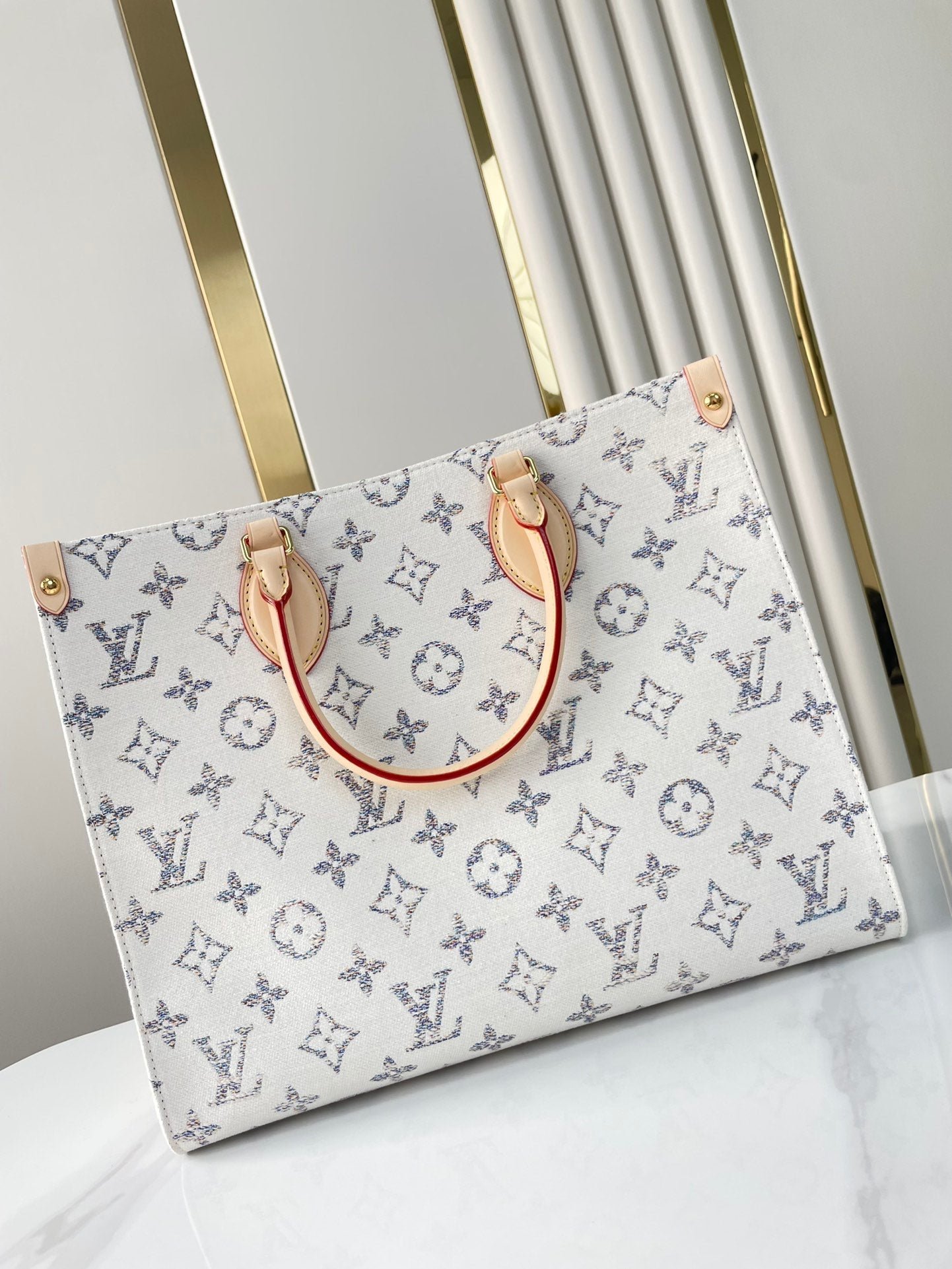 ONTHEGO MM 35 IN WHITE MONOGRAM JACQUARD FABRIC - Image 3