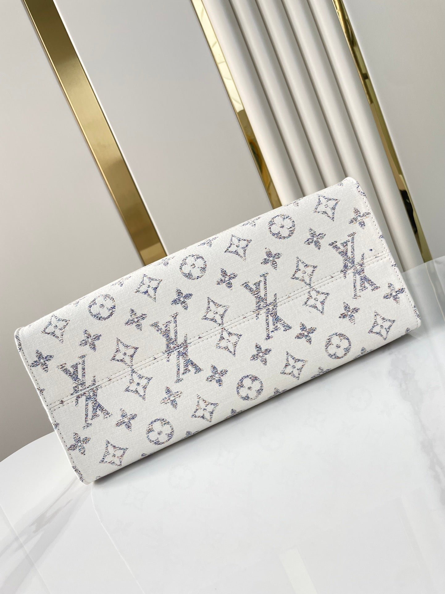 ONTHEGO MM 35 IN WHITE MONOGRAM JACQUARD FABRIC - Image 8