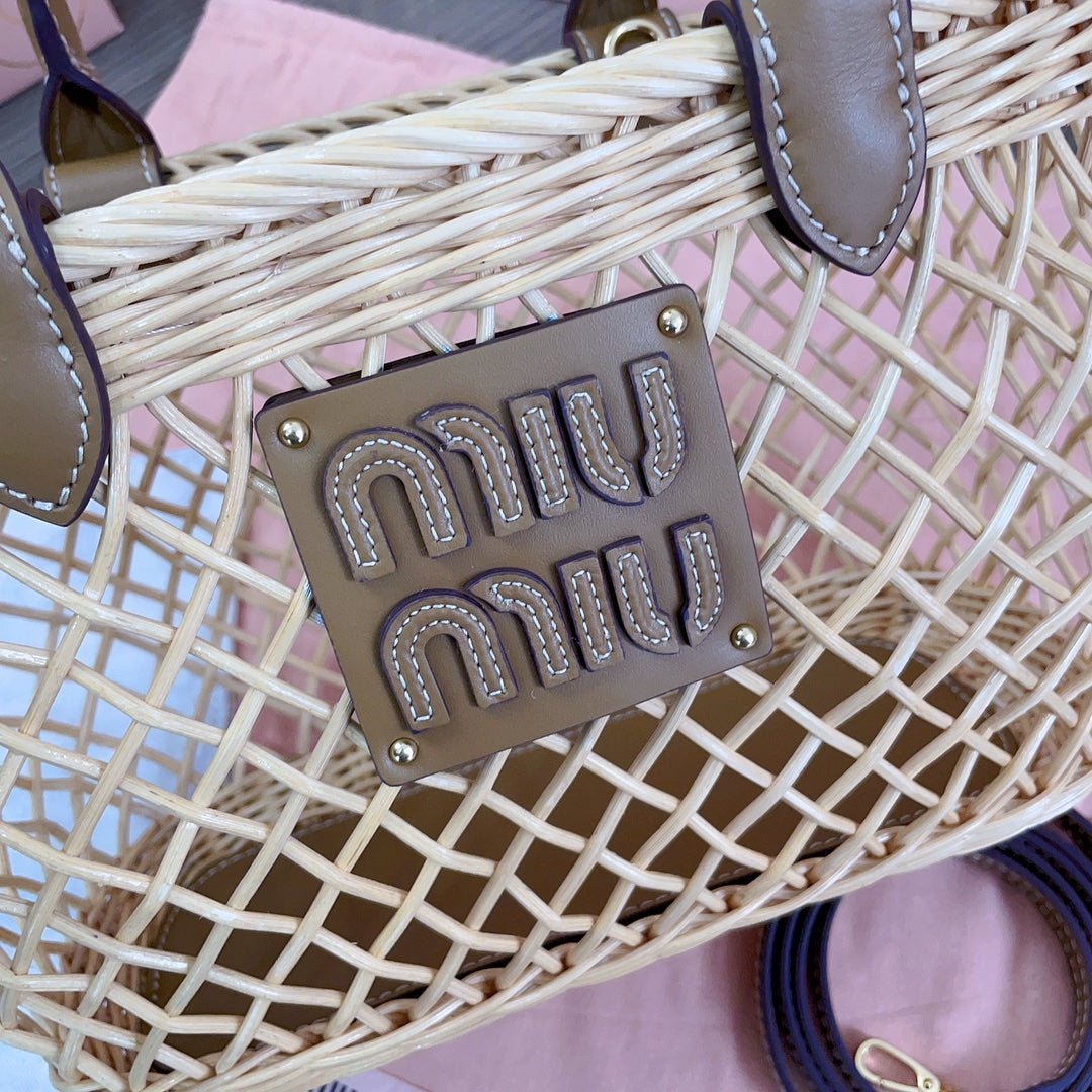 WOVEN HOLLOW BAG 24 IN BEIGE RATTAN AND BROWN CALFSKIN TRIM - Image 8