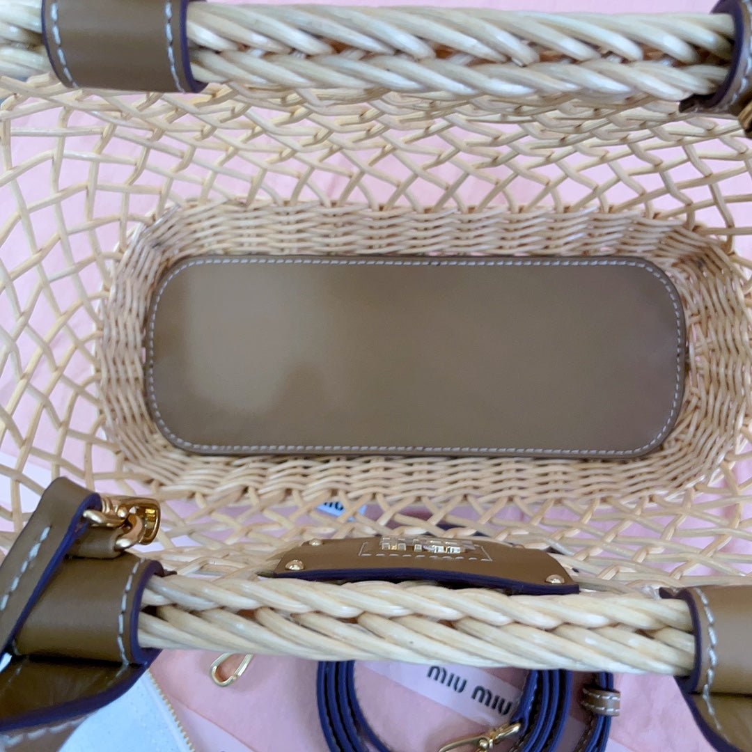 WOVEN HOLLOW BAG 24 IN BEIGE RATTAN AND BROWN CALFSKIN TRIM - Image 9